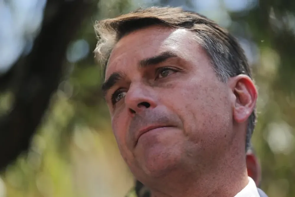 Flávio Bolsonaro (BRENO ESAKI/METRÓPOLES @BrenoEsakiFoto)
