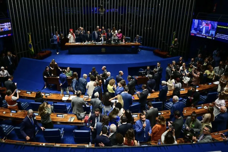 Plenário do Senado reunido em 14 de outubro, a 11 dias do segundo da eleição presidencial - Foto: Ton Molina/Agência Senado.