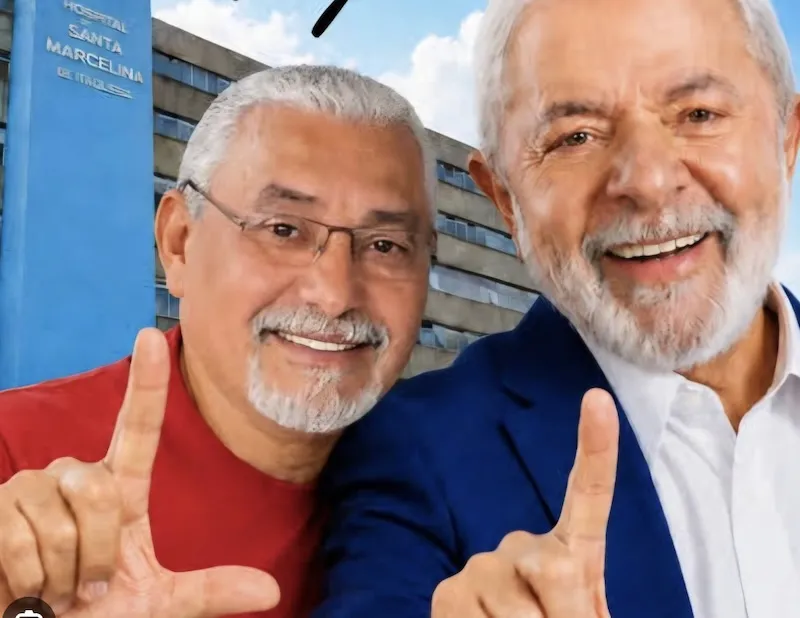 Senival Moura ao lado de Lula (PT), sorridentes, fazendo o L (Foto: Reprodução Diário do Poder).