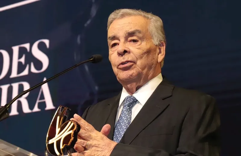 Aristides Junqueira ao ser homenageado pela Associação Nacional dos Procuradores da República (ANPR).